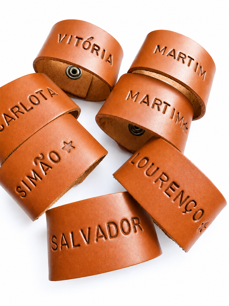 Personalização em Couro para Casamentos e Eventos