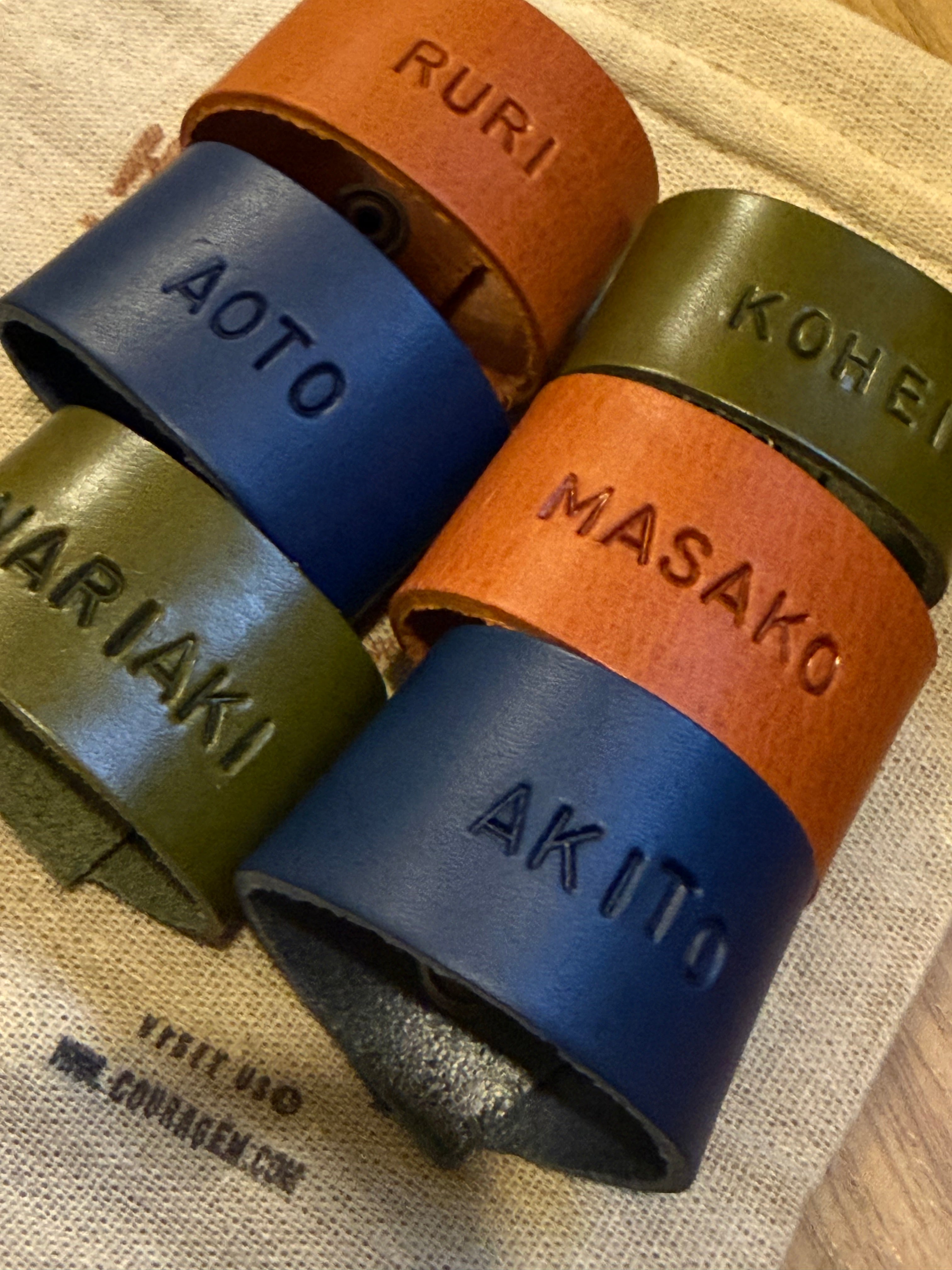 Argolas de Couro Personalizadas Feitas à Mão