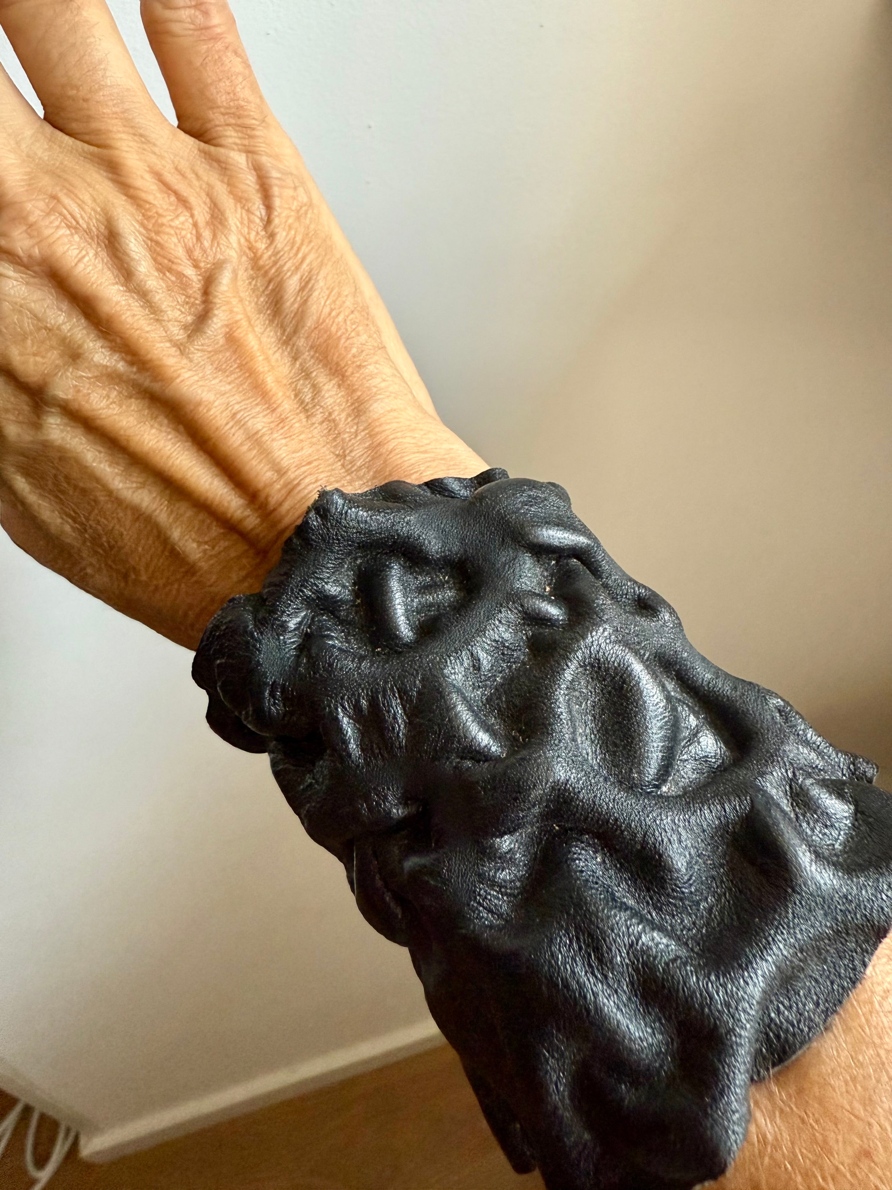 Pulseira de Cuero Negra Edición Limitada - Textura Estructurada