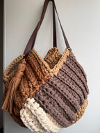 Mala Artesanal em Crochet com Alça em Couro Genuíno
