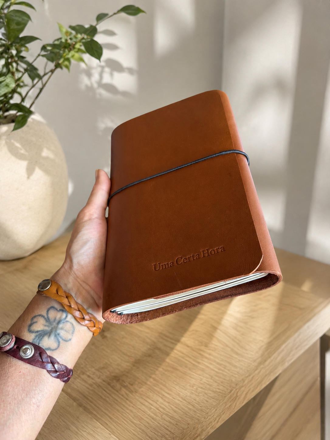 Caderno em Couro Reutilizável Personalizado | Produção Exclusiva Couragem
