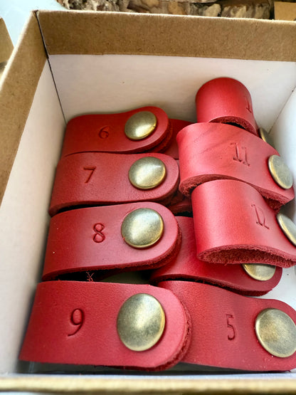 Marcadores de Copos de Vinho em Couro Personalizados
