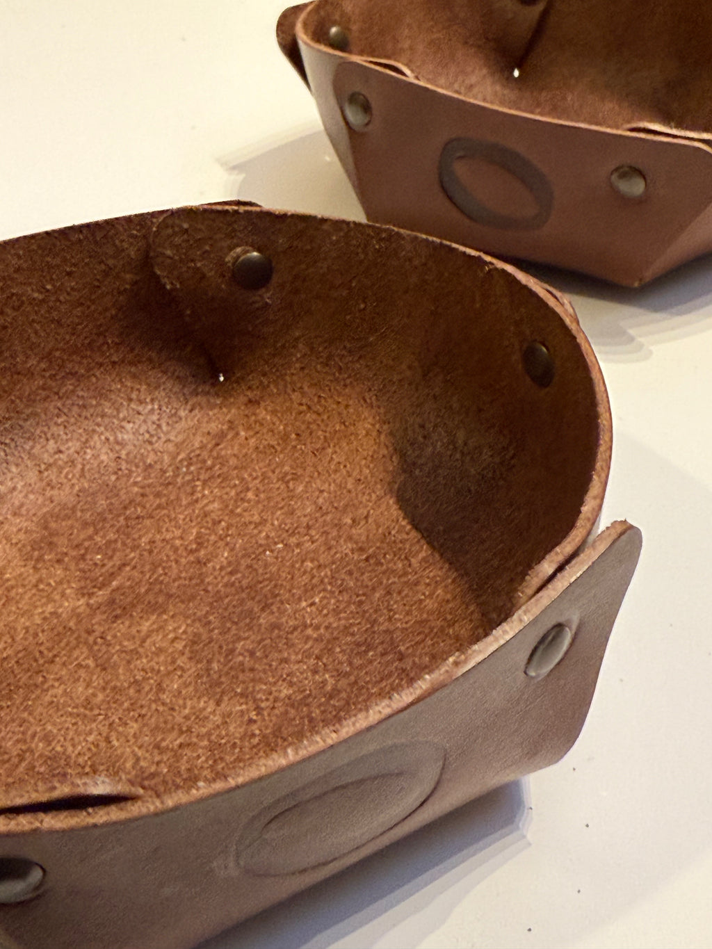 Tabuleiro Organizador Pele Personalizado | Vide-Poche Artesanal | Couragem