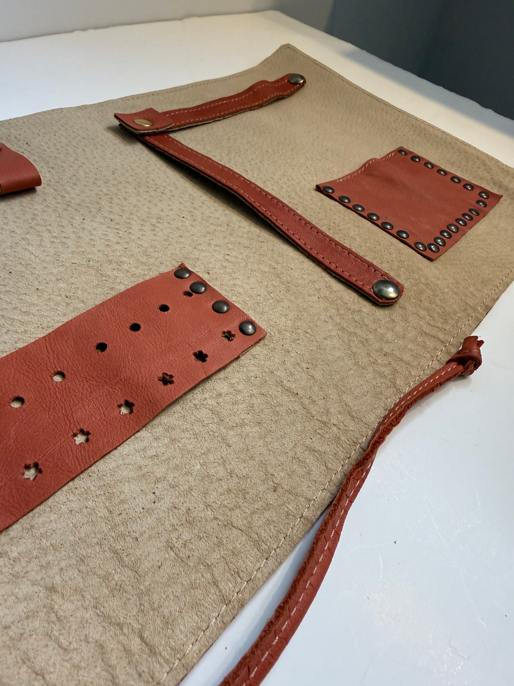 Estojo Guarda Joias em Cabedal ideal para viagens