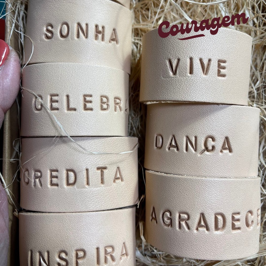 Argolas para Guardanapo em Couro Personalizadas - Gravação Manual - Couragem