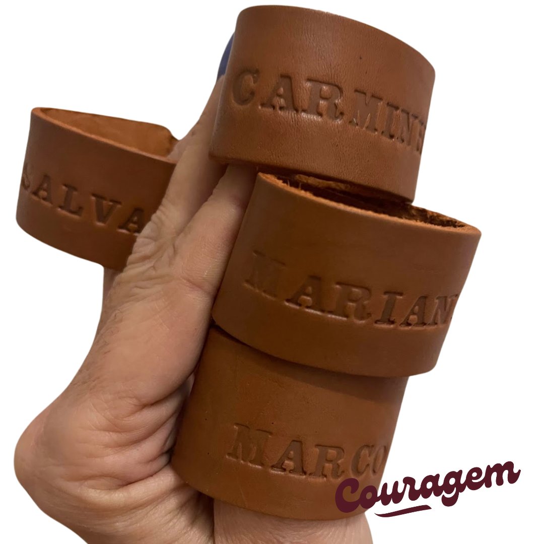 Argolas para Guardanapo em Couro Personalizadas - Gravação Manual - Couragem