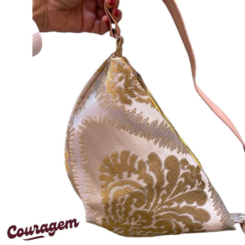 Bolsa Crossbody em Tecido Damasco Dourado e Prateado - Couragem