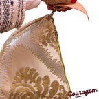 Bolsa Crossbody em Tecido Damasco Dourado e Prateado - Couragem