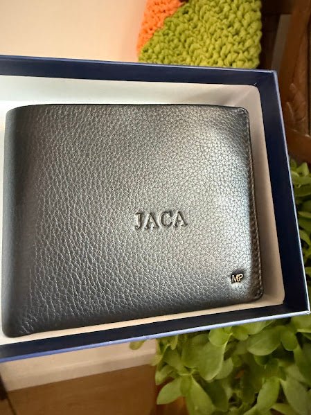 Gravação Personalizada de Nome ou Iniciais em Couro - Couragem Leather Studio