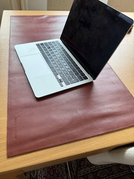Tapete em Couro para Secretária Personalizado - Couragem Leather Studio