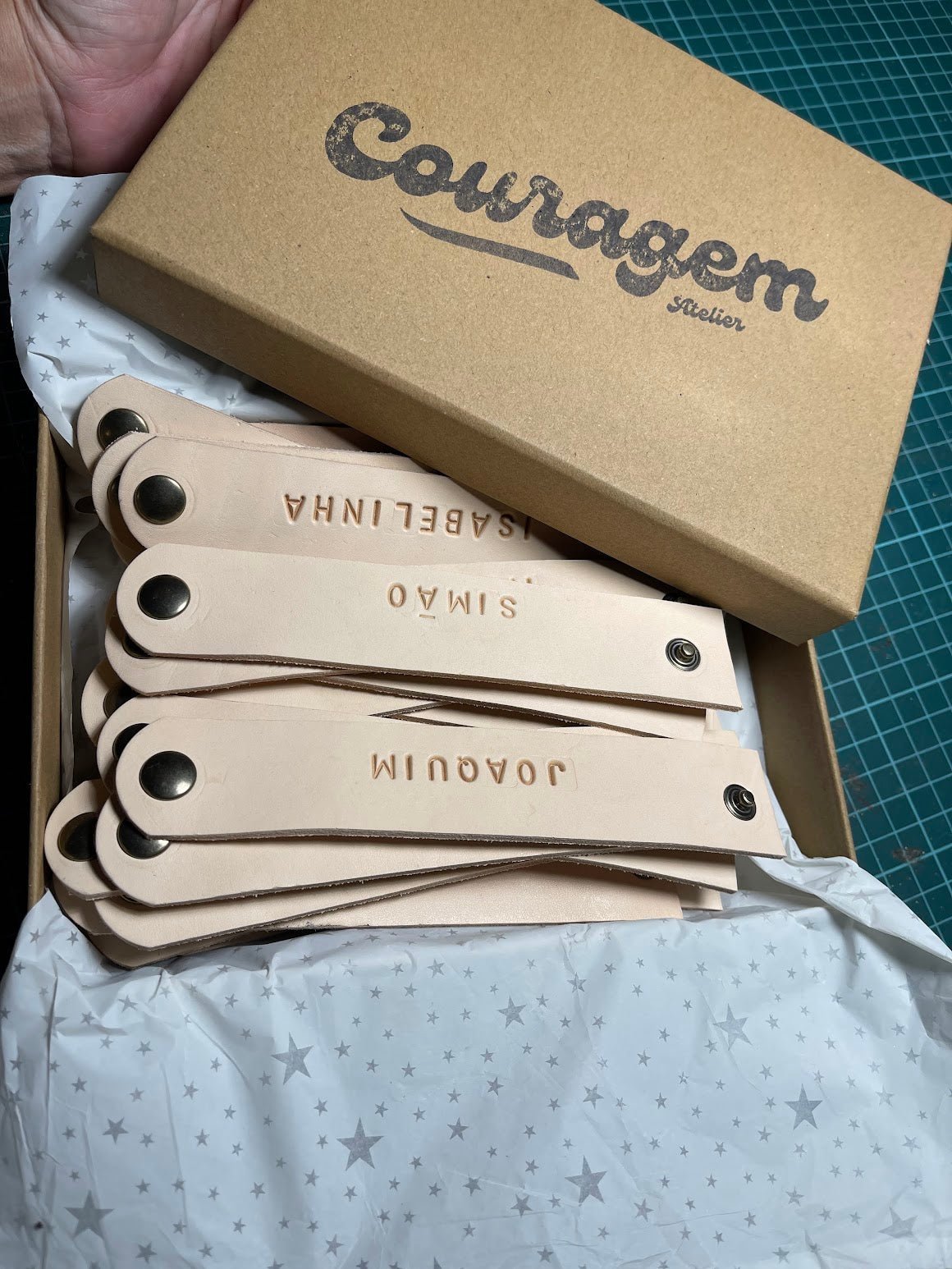 Argolas para Guardanapo em Couro Personalizadas - Gravação Manual - Couragem